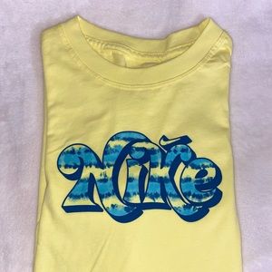 Nike loose fit tee | size large